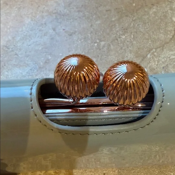 Ted Baker Mint beautiful light grey Wallet with RoseGold Accents - Picture 2 of 12